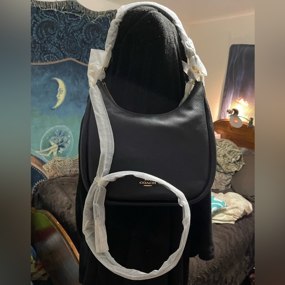 COACH LARGE SHOULDER/CROSSBODY - Picture 2 of 6